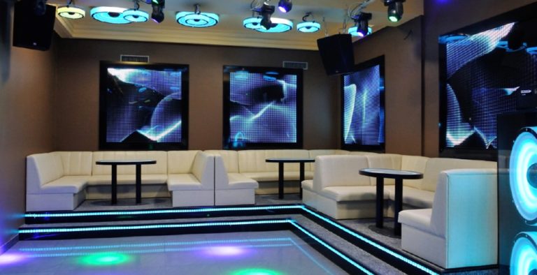 Loża Box I tapicerowana na wymiar, ujęcie produktowe